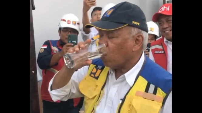 Mentri PUPR Basuki Langsung Membuktikan Air IKN aman Untuk Di Minum!