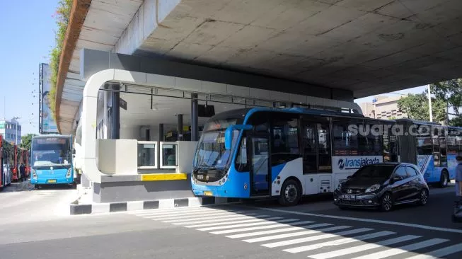 Pengguna Transjakarta Naik 48,8 Persen di 2023, Pendapatan Tiket Tembus Rp521 M